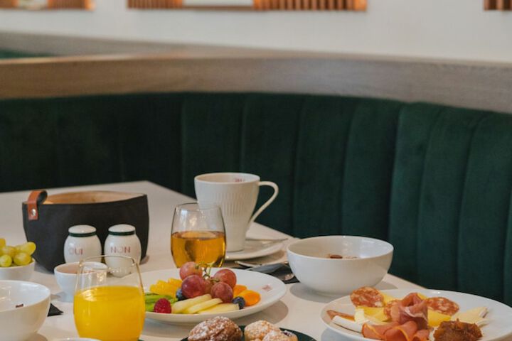Breakfast/Coffee Service 108 of 113