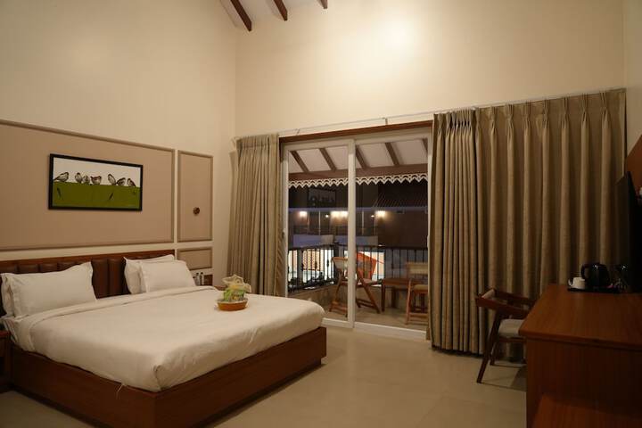 Room 4 of 38