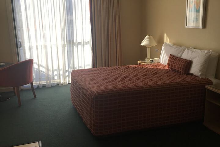Room 11 of 66