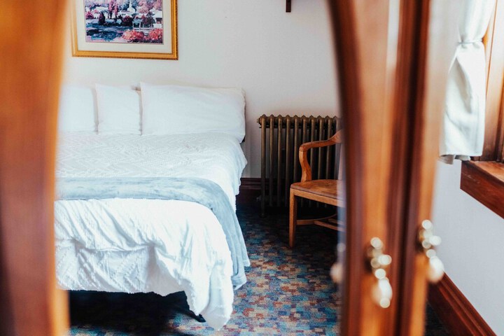 Room 26 of 82