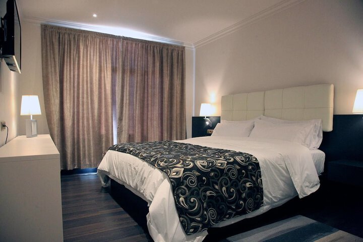 Room 5 of 37