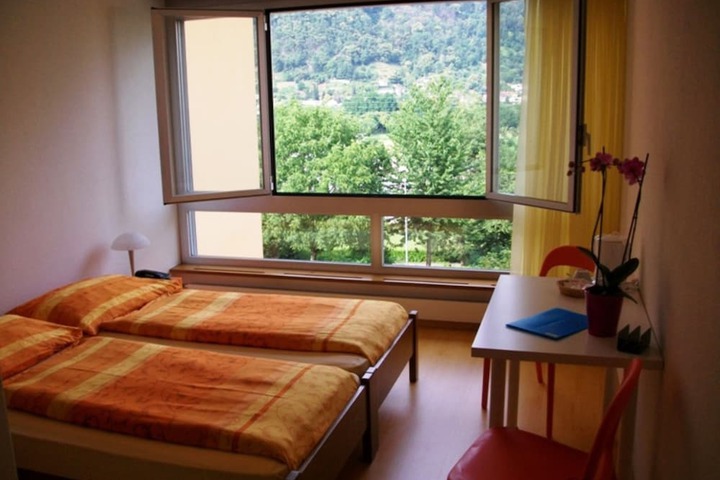 Room 5 of 34