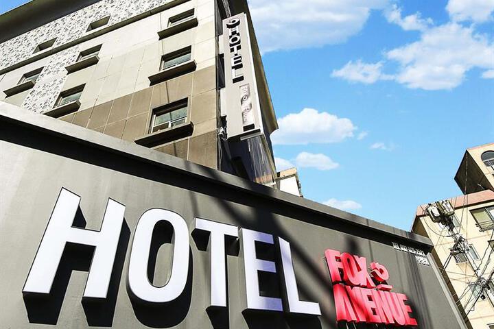 FOX AVENUE HOTEL