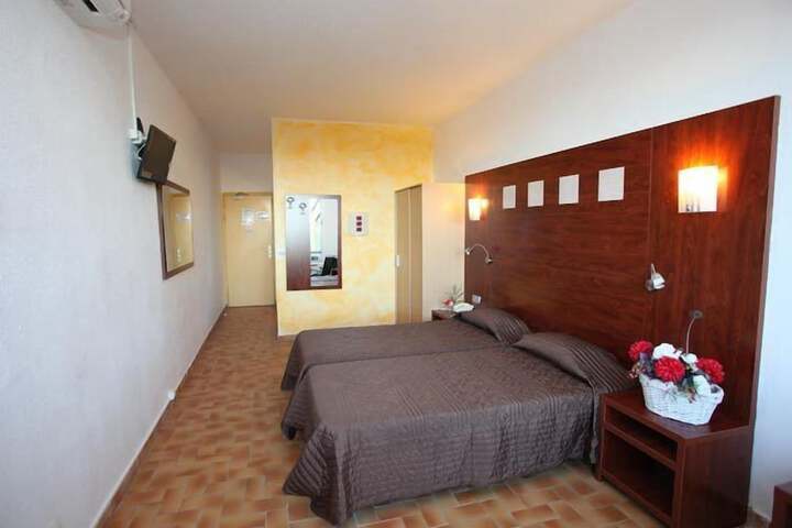 Room 7 of 52