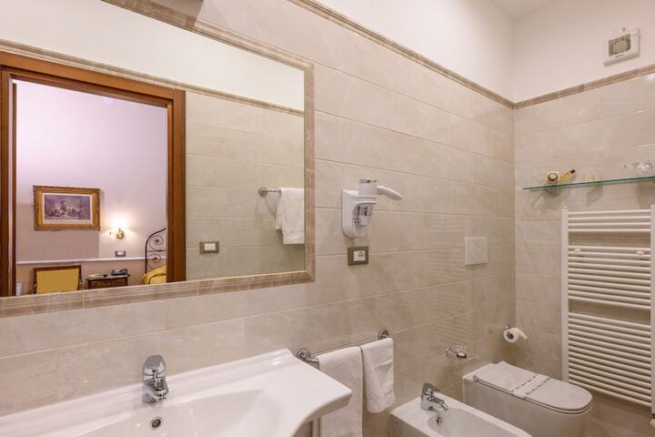 Room 43 of 75
