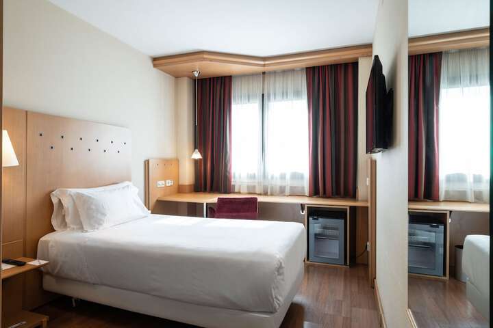 Room 8 of 59