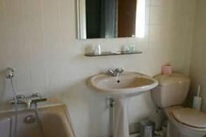 Room 2 of 7