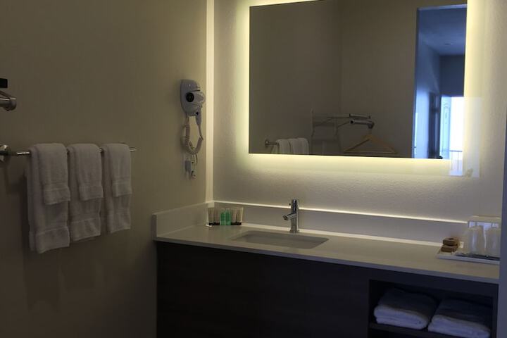 Room 20 of 36