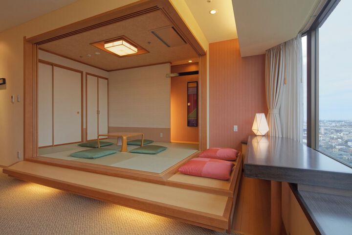 Room 28 of 103