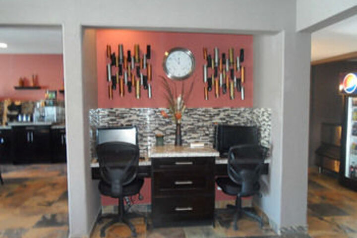 Business Center 2 of 10