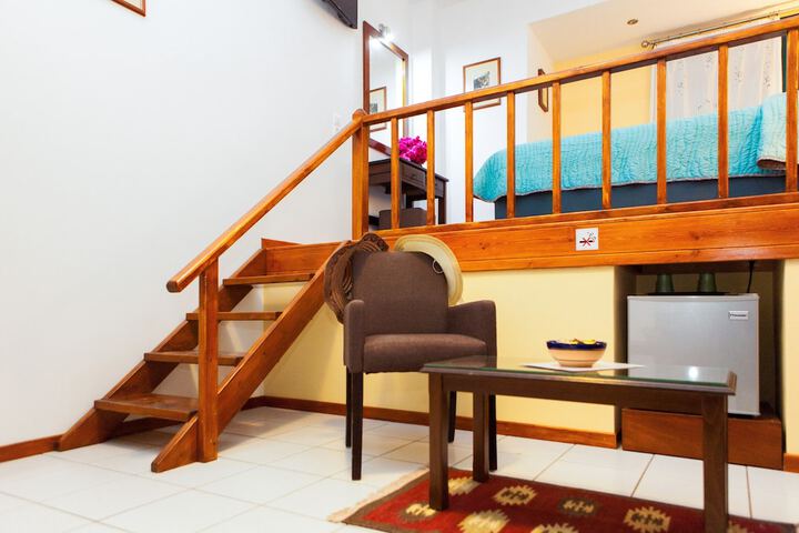 Room 16 of 108