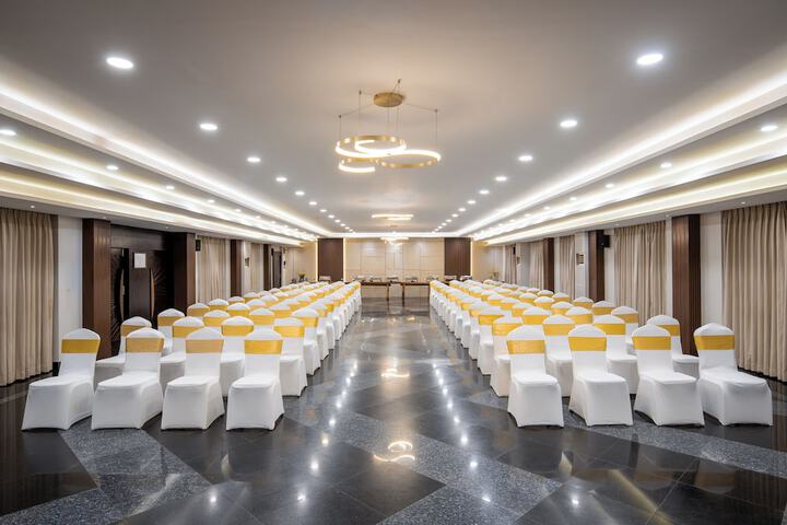 Ballroom/Hall 51 of 56