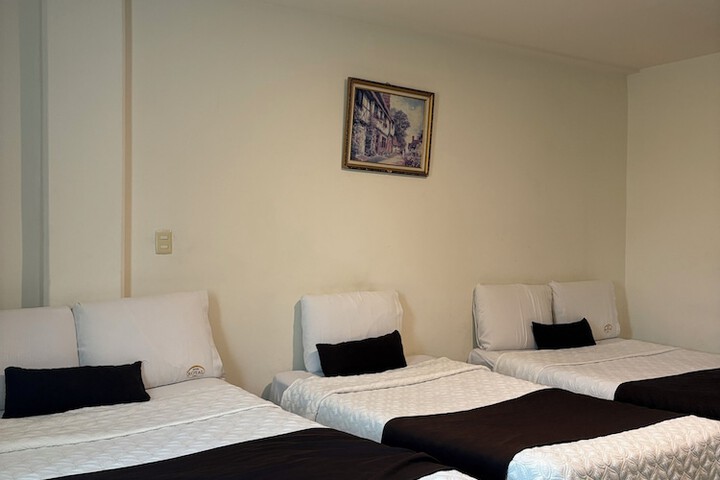 Room 43 of 75