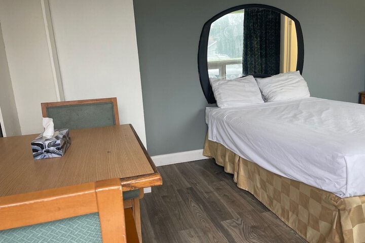 Room 13 of 29