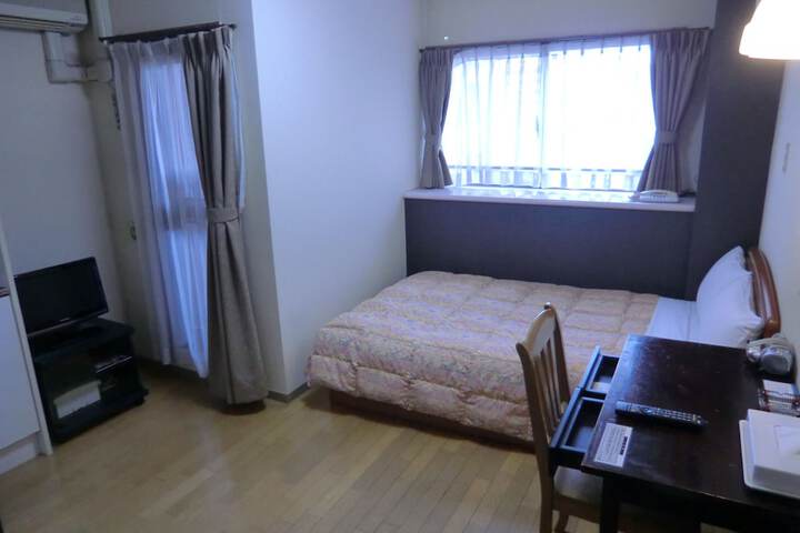 Room 14 of 50