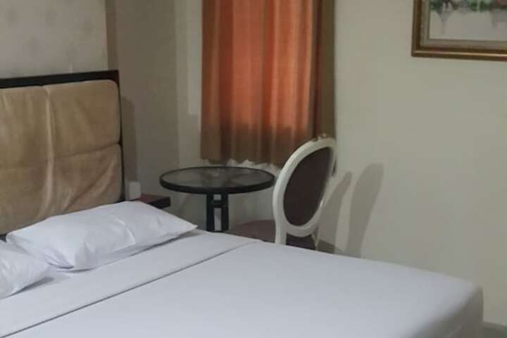 Room 5 of 19