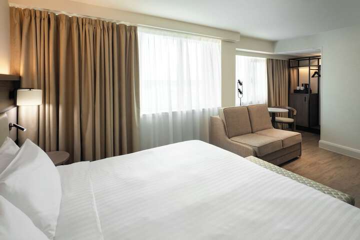 Room 8 of 14