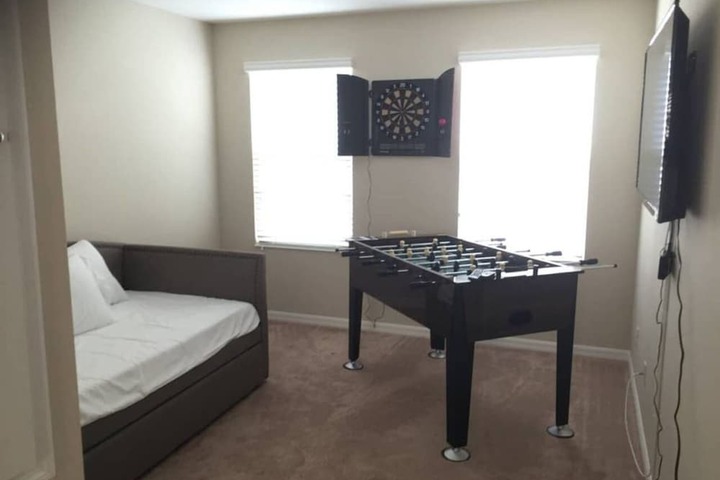 Room 7 of 25
