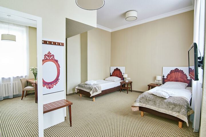 Room 11 of 71