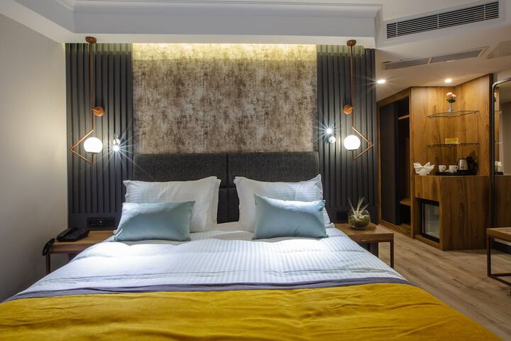Room 25 of 44