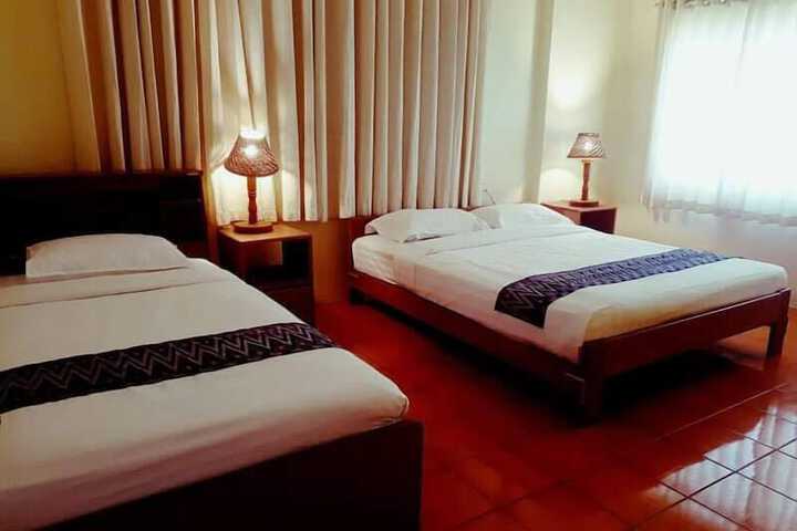 Room 6 of 9