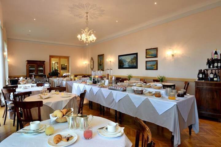 Breakfast/Coffee Service 37 of 44