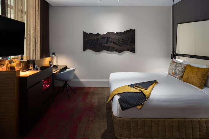 Room 4 of 54