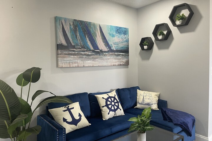 Room 6 of 32