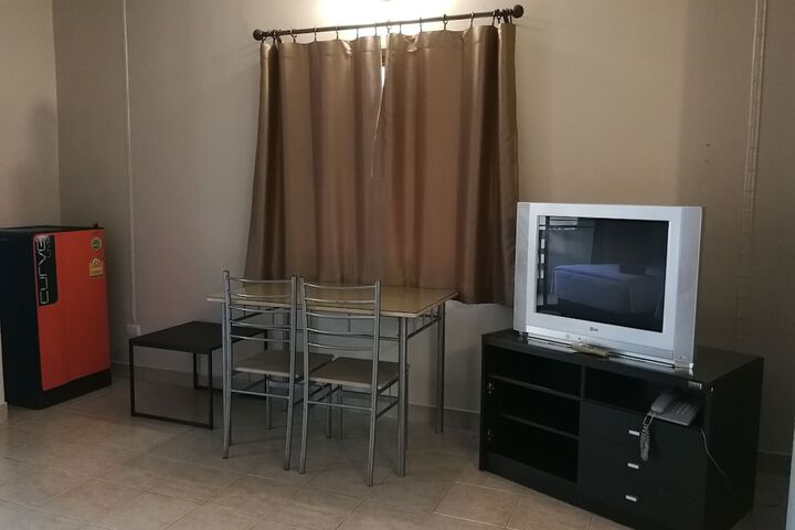 Room 33 of 42