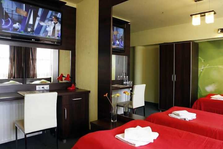 Room 2 of 19