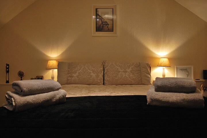 Room 5 of 17