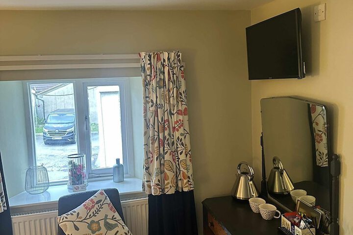 Room 5 of 22