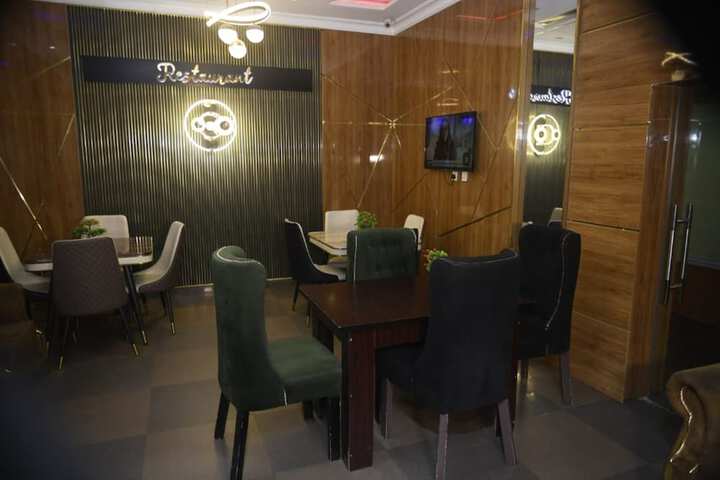 Dining 52 of 63