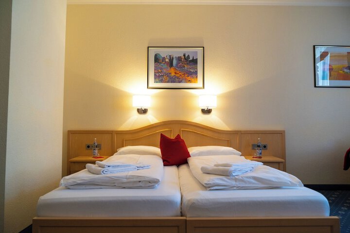 Room 14 of 30