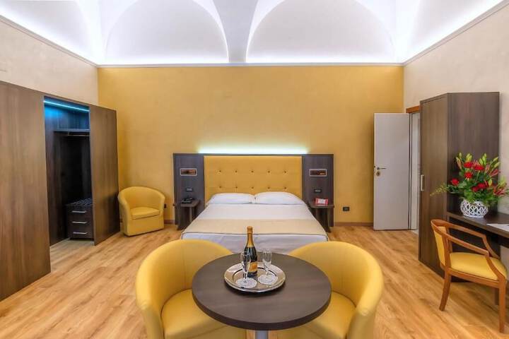 Room 42 of 90