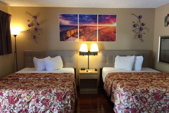Room 6 of 19