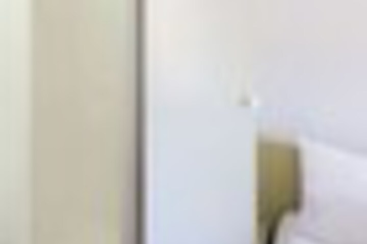 Room 47 of 93