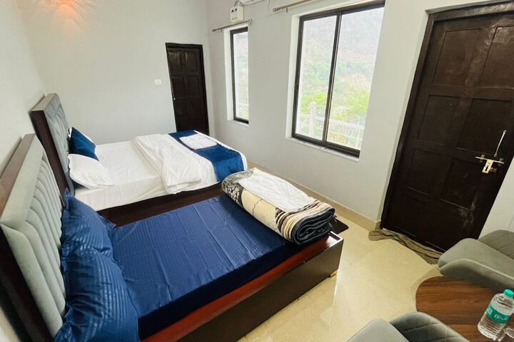 Room 5 of 15