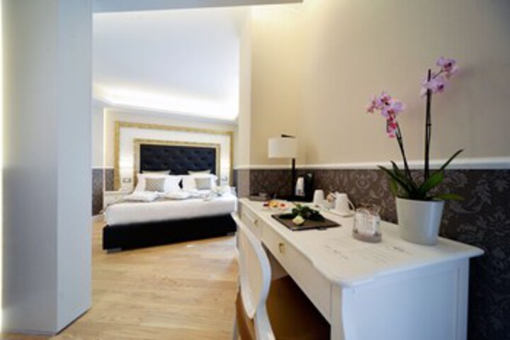 Room 22 of 28