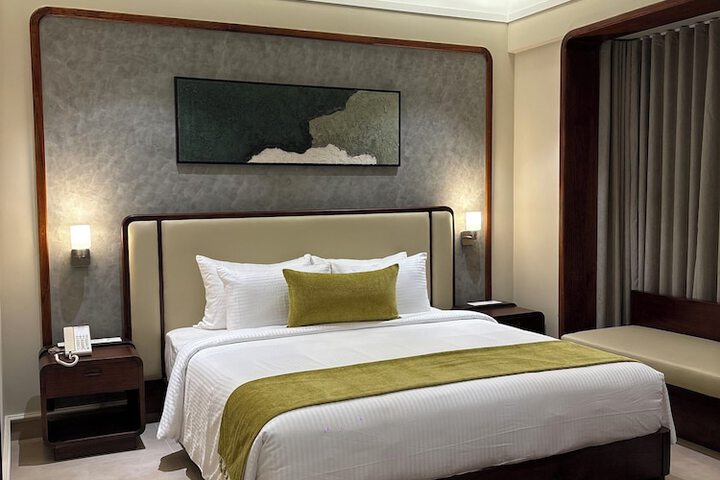 Room 13 of 74