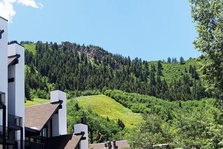 Hotel View 102 of 103