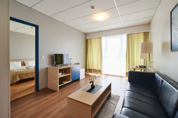 Room 8 of 84