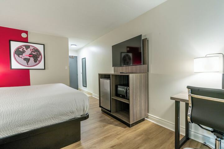Room 10 of 29