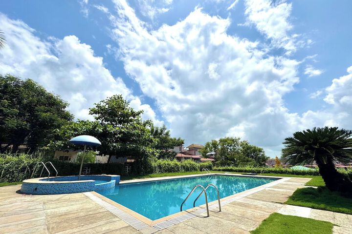 Pool 60 of 86