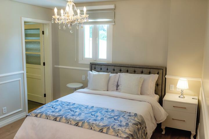 Room 40 of 136