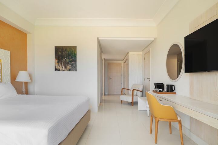 Room 28 of 113