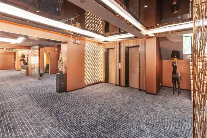 Entrance & Lobby