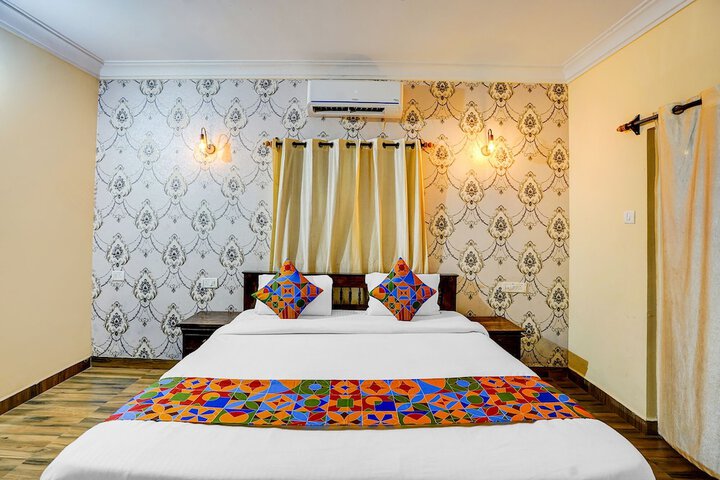 Room 9 of 28