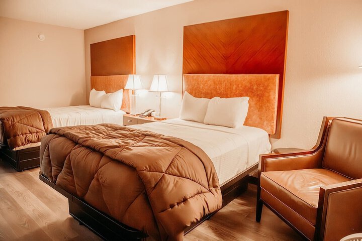 2 Double Beds (11 of 12)