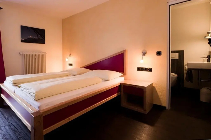 Room 35 of 41